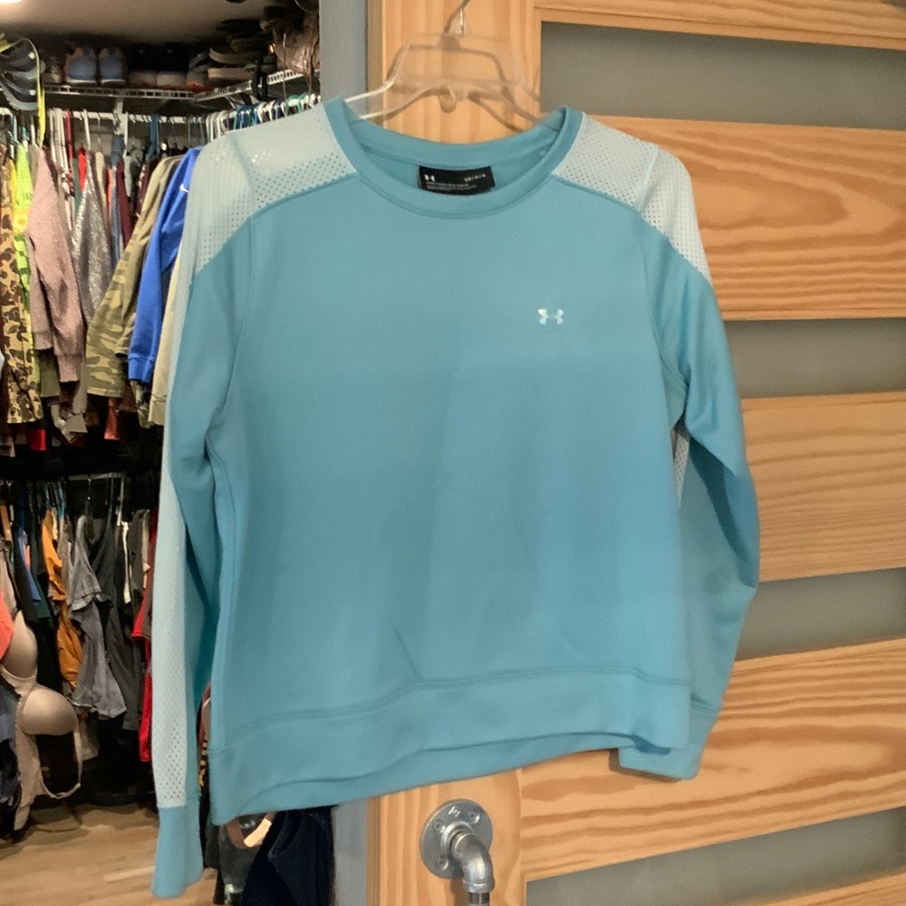 Under Armour long sleeve work out top.